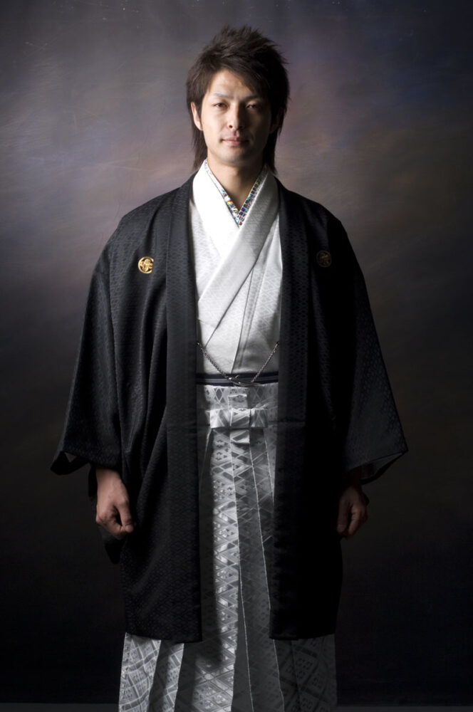 ② 紋付き袴セット 黒白