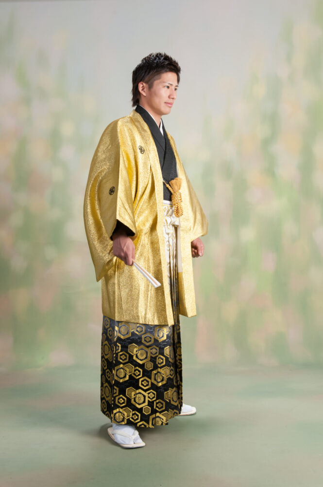 ③ 紋付袴セット 金黒