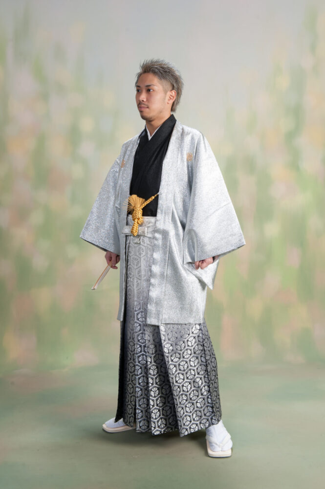 ④ 紋付袴セット 銀黒
